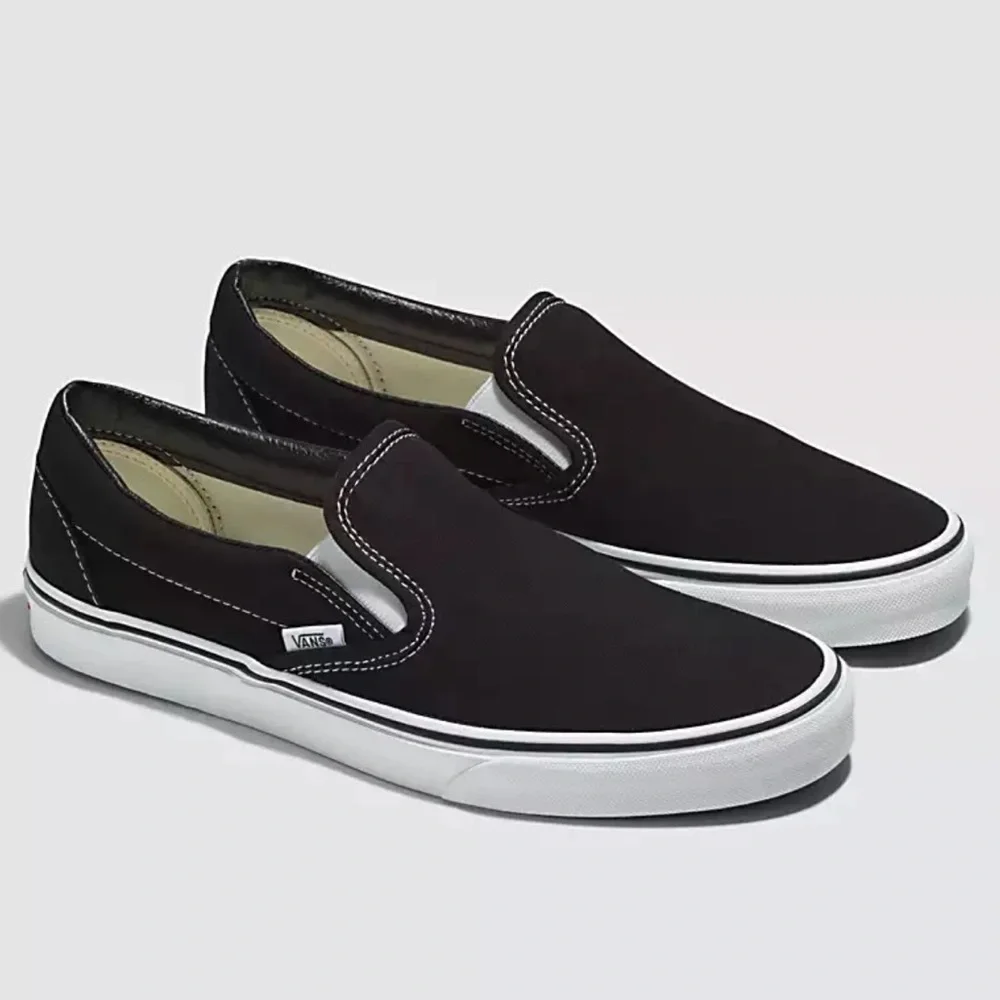 Vans Men’s Classic Slip-On Black
VN000EYEBLK
Sneakers - Picture 4 of 16
